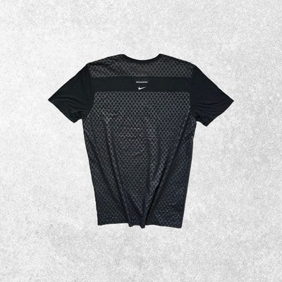 Nike Sportswear Black Patterned Athletic Cut Tee - Size L
