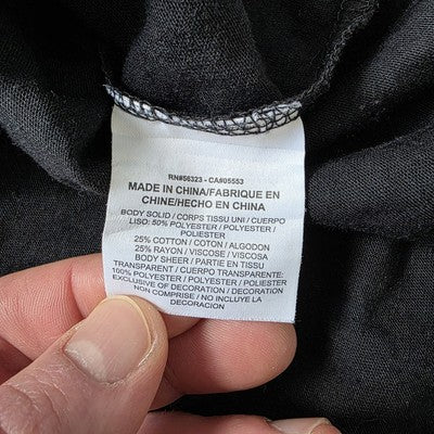 Nike Sportswear Black Patterned Athletic Cut Tee - Size L