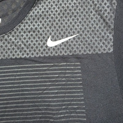Nike Sportswear Black Patterned Athletic Cut Tee - Size L