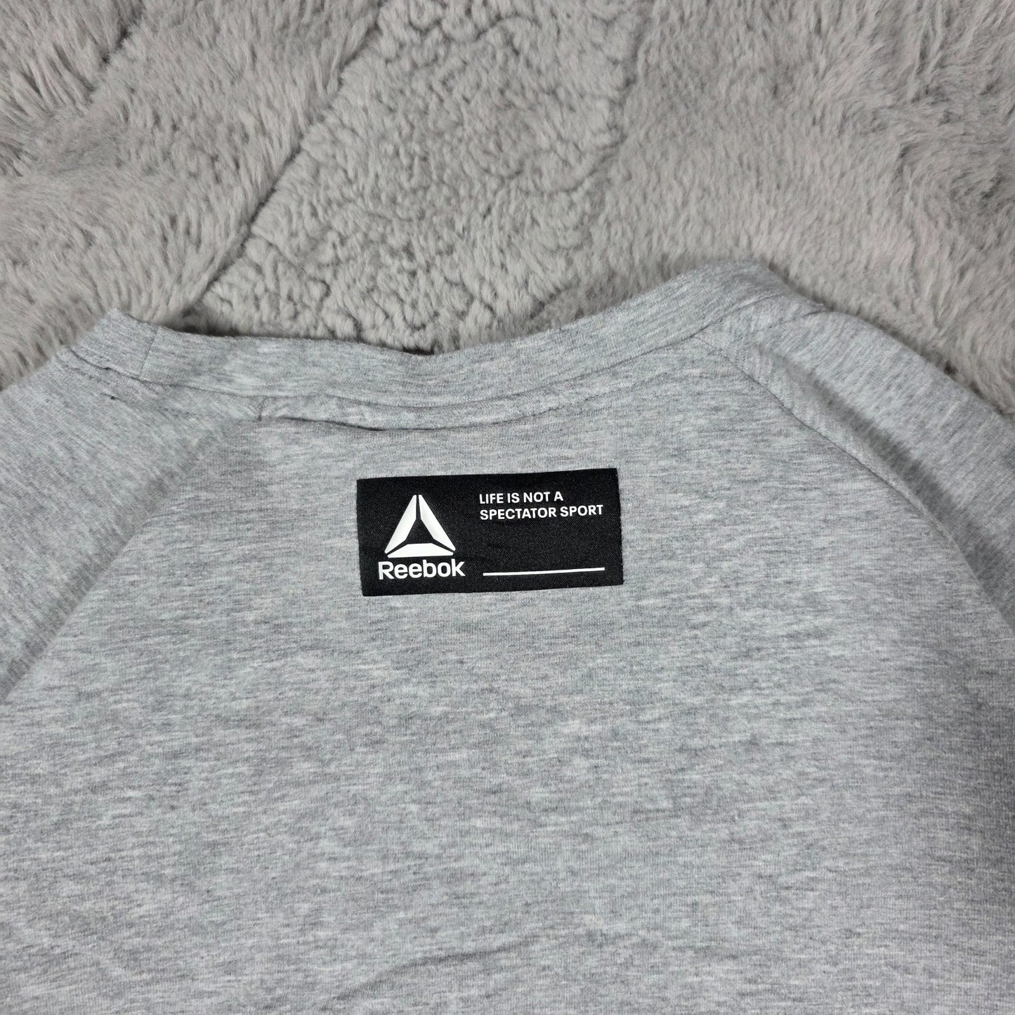 Reebok Men’s Grey Pullover Sweatshirt Size M Lightweight Athletic Fit LB61