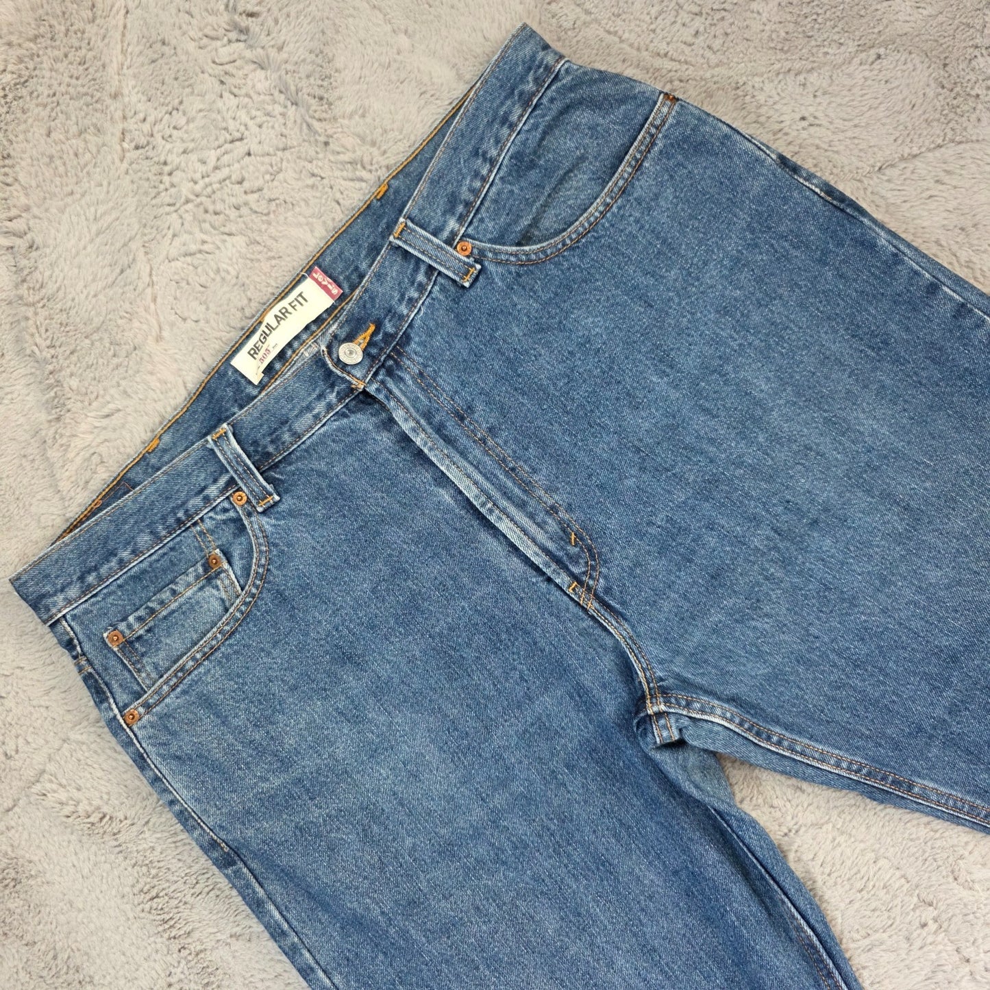 Levi’s 505 men’s straight leg jeans blue W40 L30 (actual inseam 26”) shortened