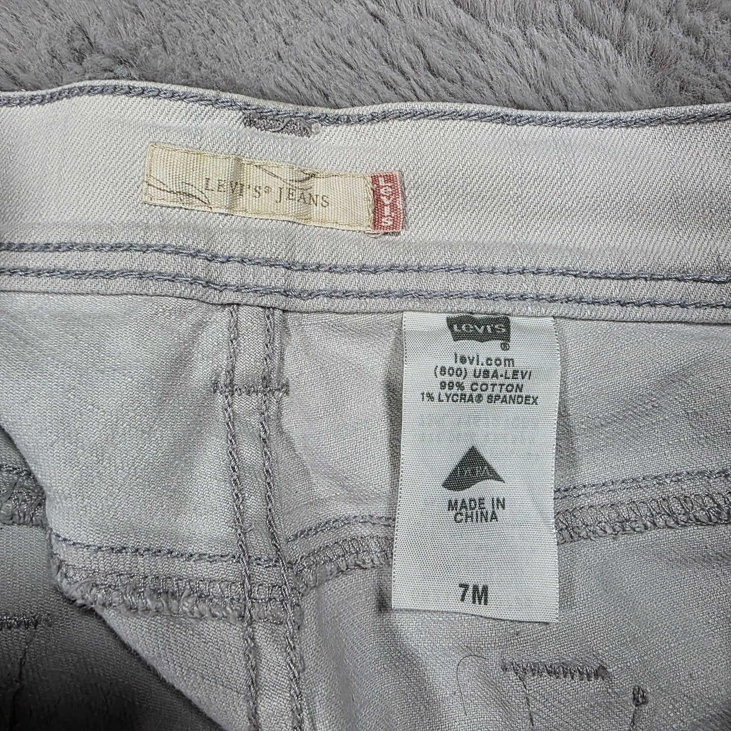 Levi’s Women’s Bootcut Jeans White Denim Size 7M W33 L33