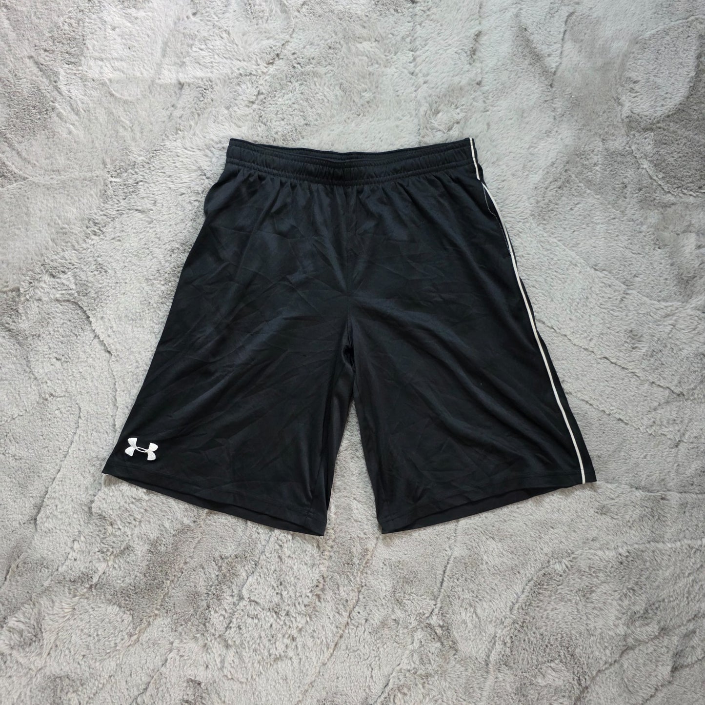 Under Armour Black Sports Shorts Youth Large Loose Fit Polyester UA Logo Piping