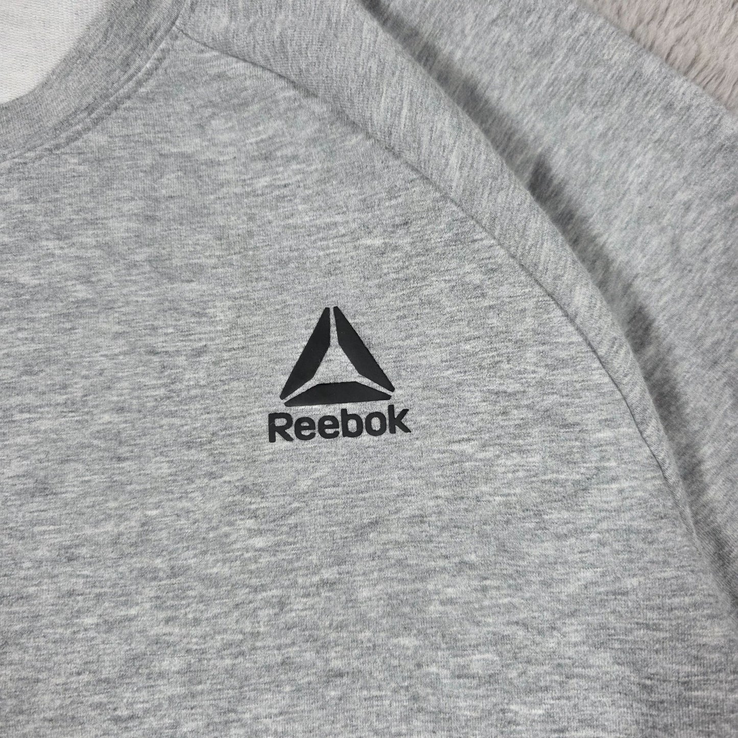 Reebok Men’s Grey Pullover Sweatshirt Size M Lightweight Athletic Fit LB61