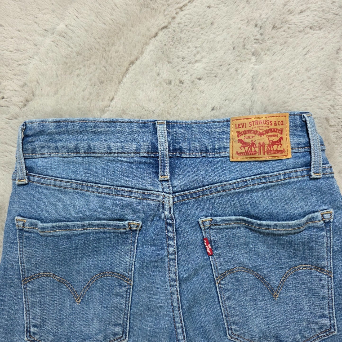 Levi's 711 High Rise Skinny Jeans Medium Wash W26 L30 Women’s Stretch Denim