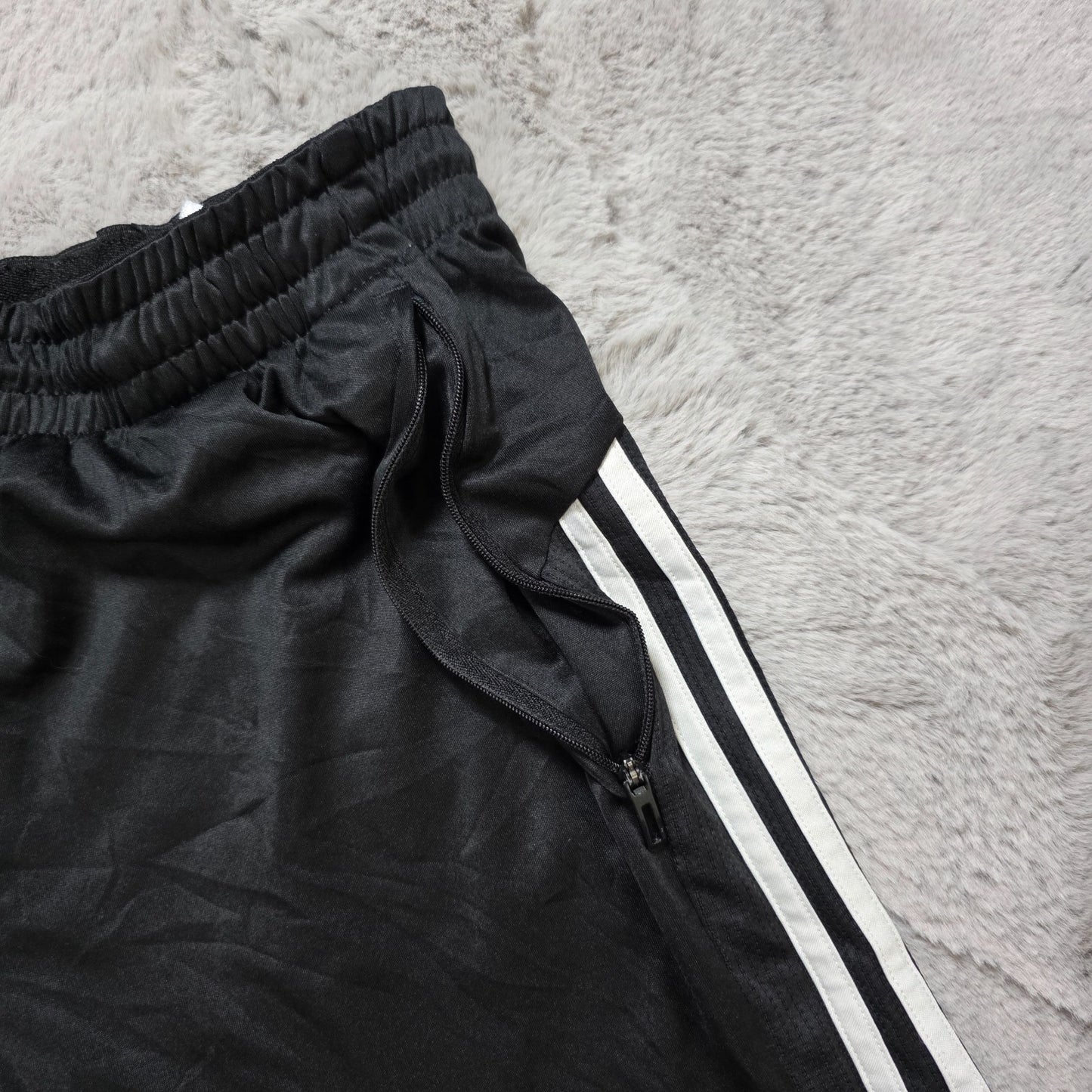 Adidas Sports Shorts Black Zip Pockets Faded Logo W28" Inseam 9" Vintage Style
