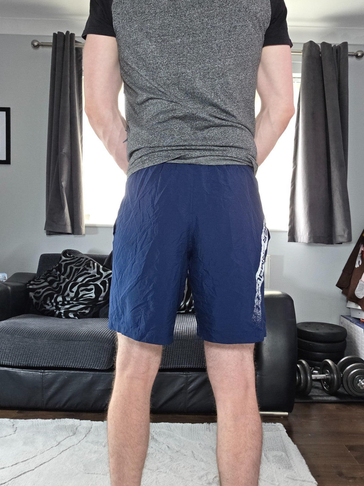 Under Armour Navy Training Shorts Size M W28 8" Inseam Mesh Lined Gym Logo