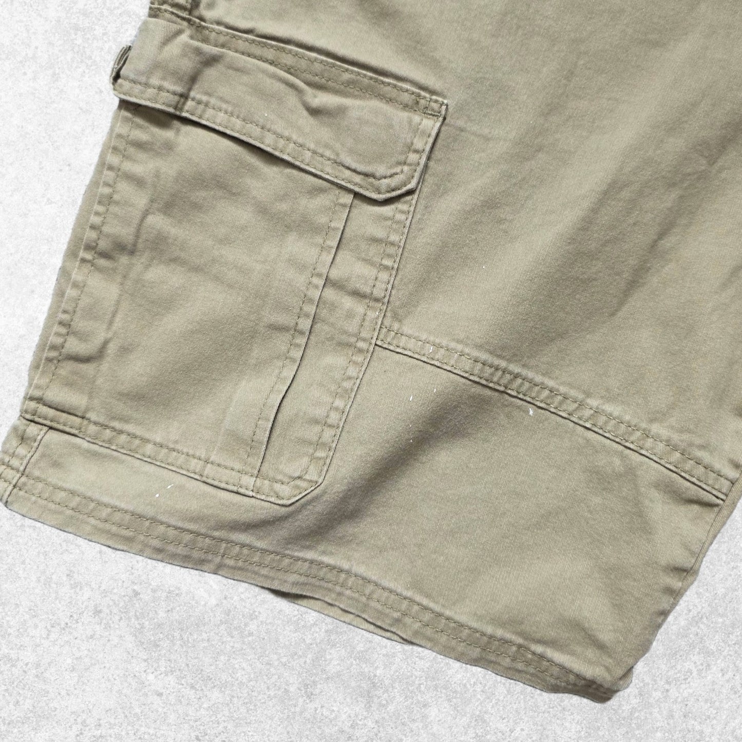 Wrangler Relaxed Fit Khaki Cargo Shorts W36 Utility Pockets Stretch Cotton Summe