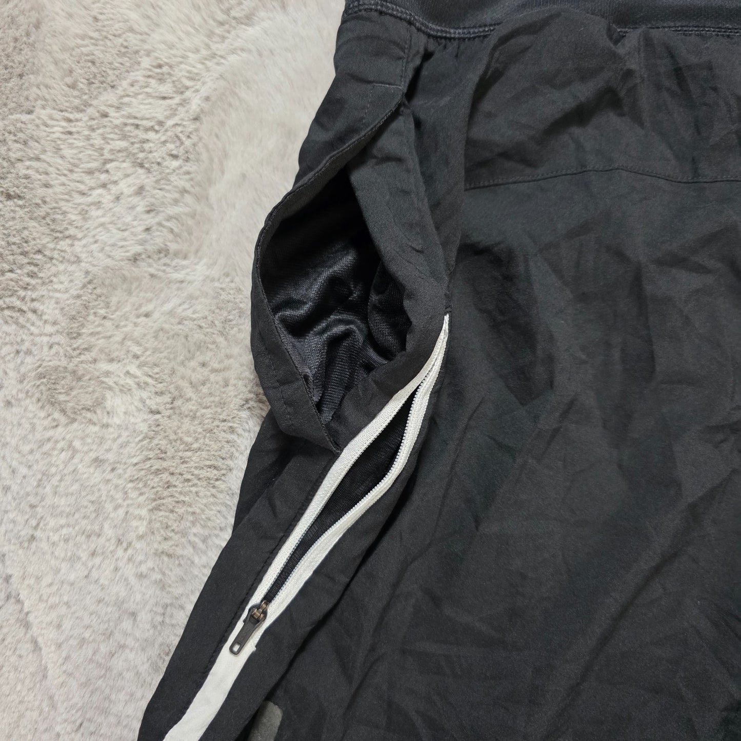 Adidas Black Sports Shorts Size S Zip Pockets Reflective Stripes W29 Rip NAS10