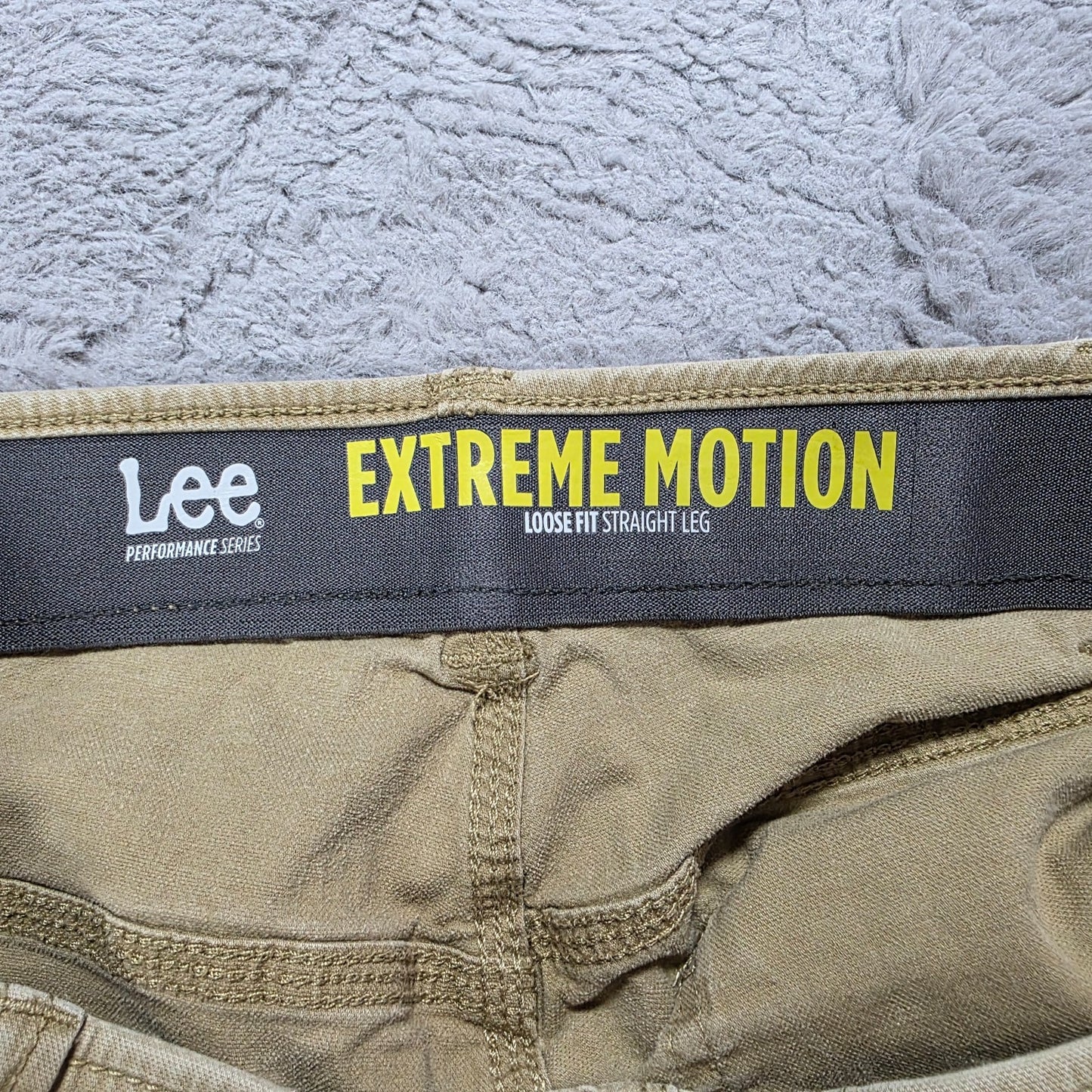 Lee Extreme Motion Carpenter Trousers Beige Men’s W38 L34 (Measures L32)