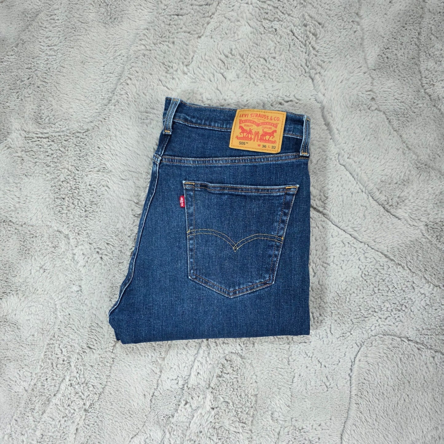 Levi’s 505 men’s straight blue jeans W36 L32 classic mid-rise regular fit