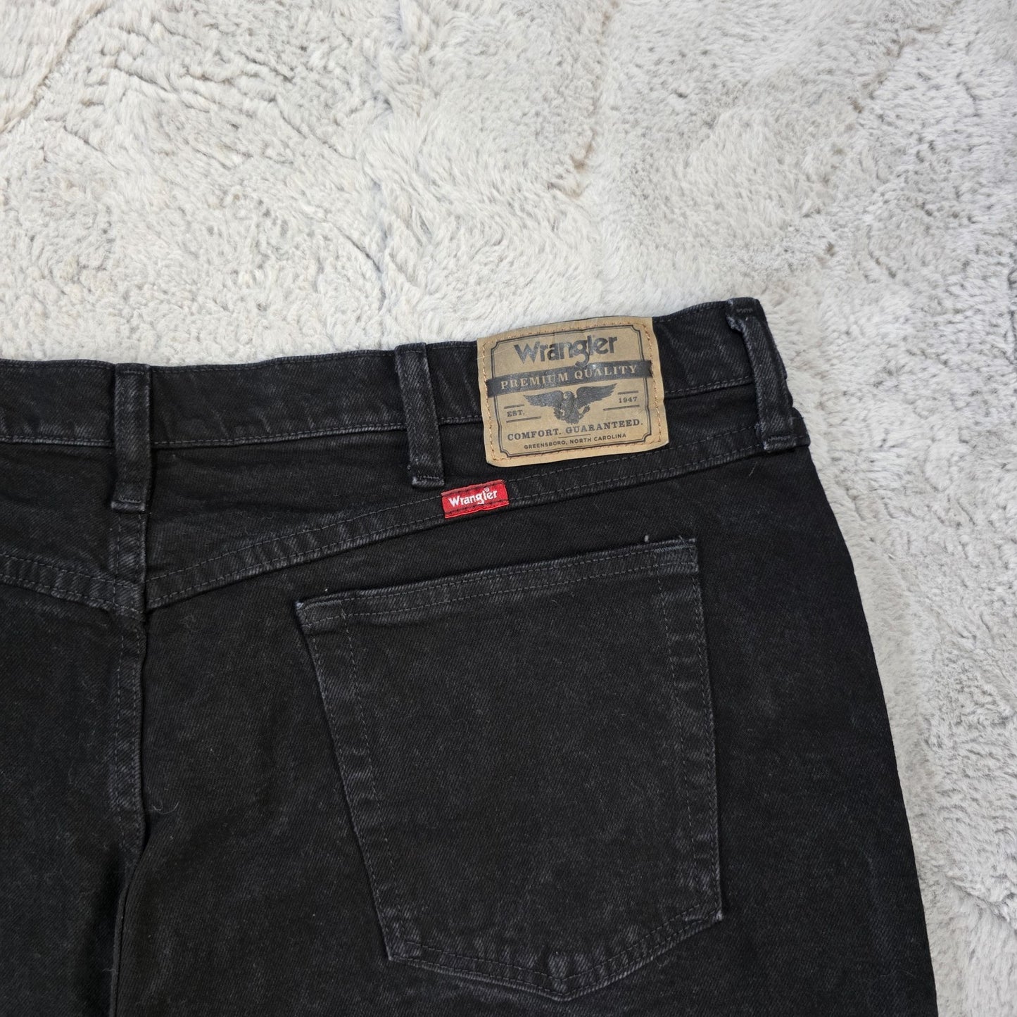 Wrangler Men’s 1097FXVCB Relaxed Fit Jeans Black W40 L30 Made in Mexico
