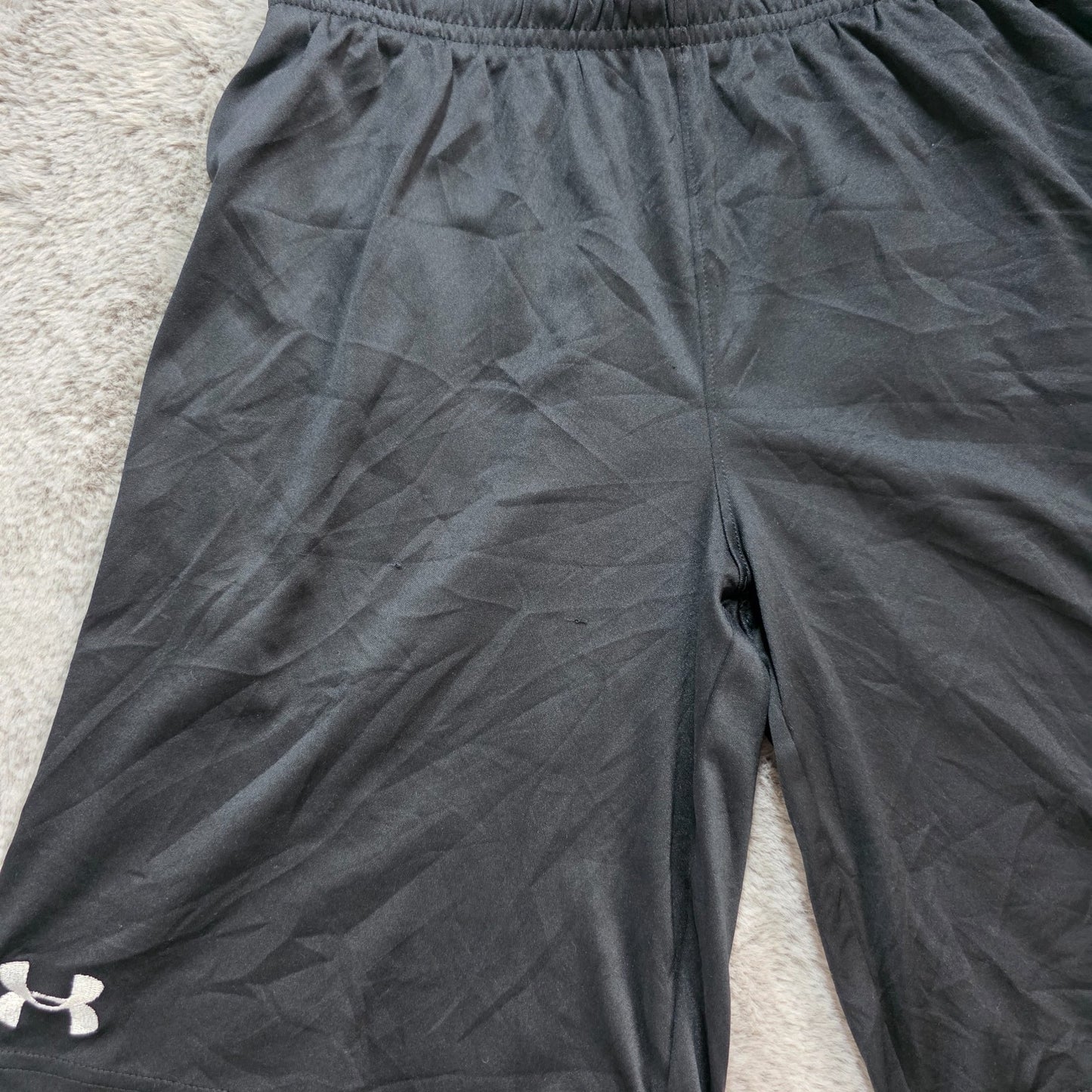 Under Armour Black Sports Shorts Youth Large Loose Fit Polyester UA Logo Piping