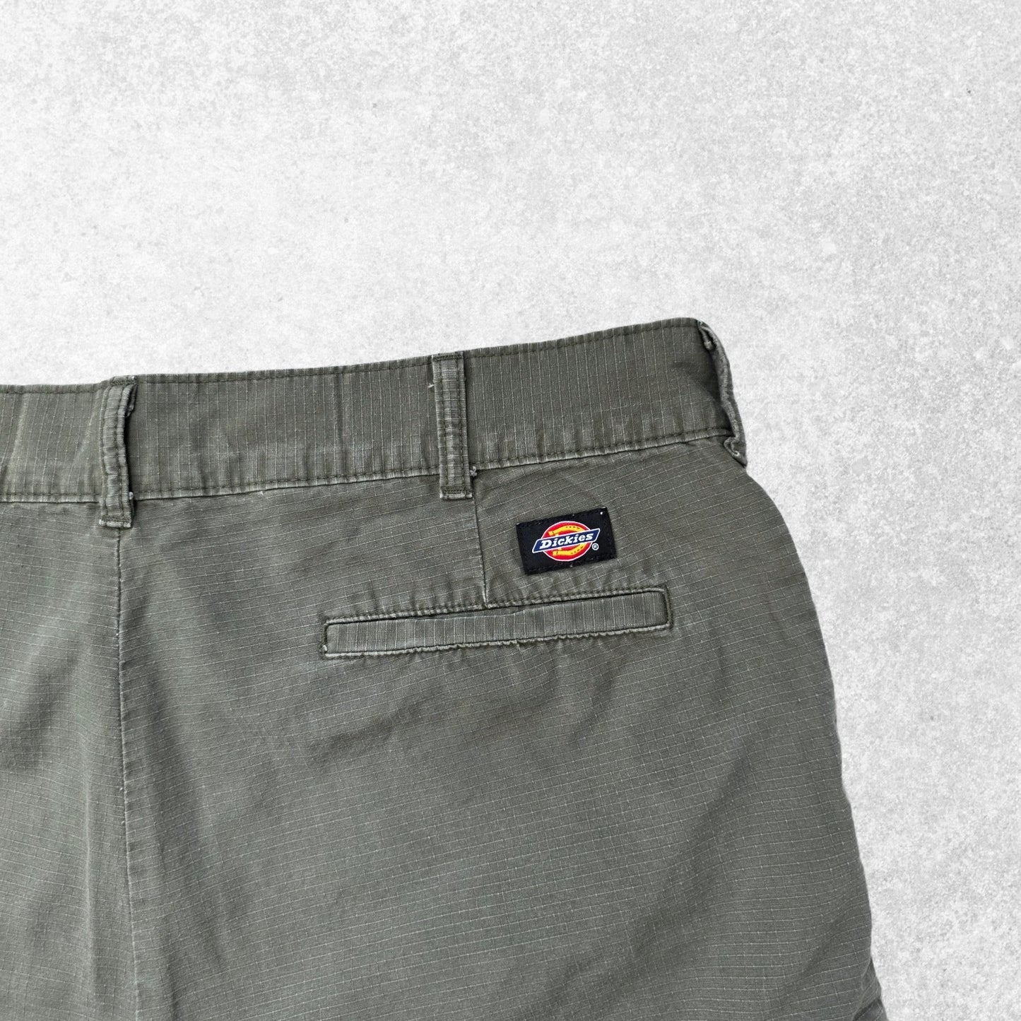 Dickies Relaxed Fit Cargo Shorts Olive Green W38 Cotton Ripstop Utility Pockets