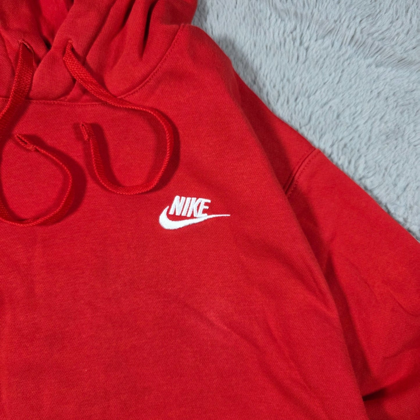 Nike Men’s Red Hoodie Size S Pullover 80% Cotton Embroidered Logo LB70