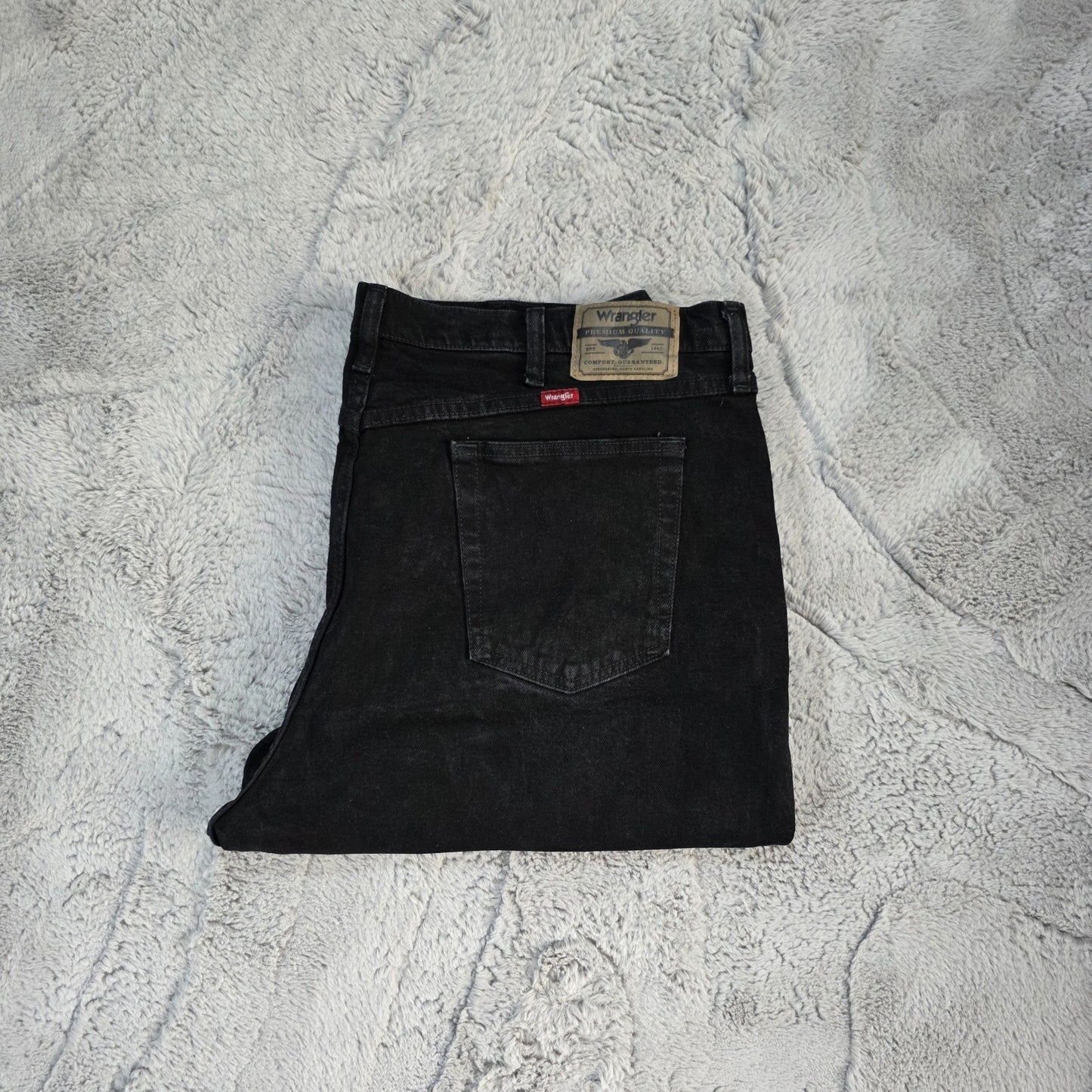 Wrangler Men’s 1097FXVCB Relaxed Fit Jeans Black W40 L30 Made in Mexico