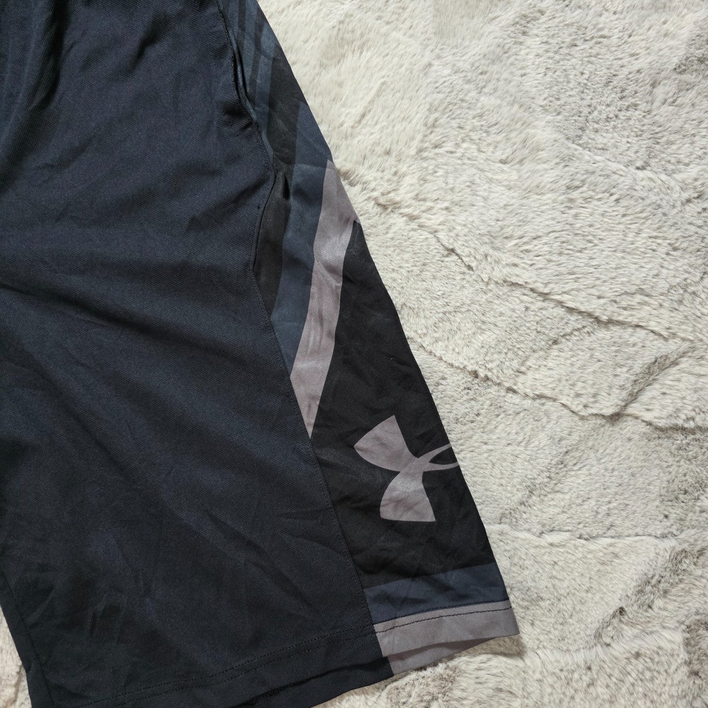 Under Armour HeatGear Black Shorts Youth S W25 Loose Fit Longline Sports