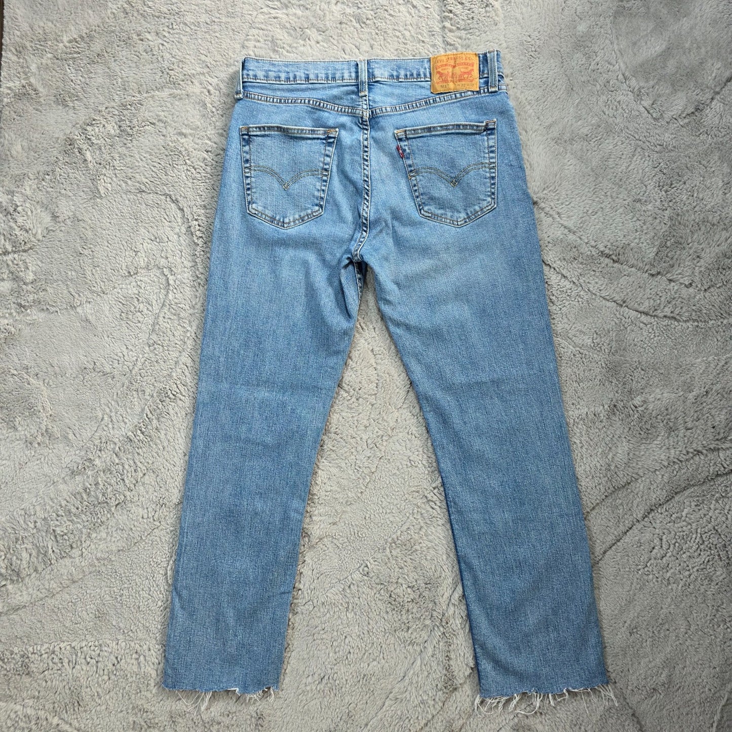 Levi’s 511 Slim Fit Jeans W32 L29 Light Blue Raw Hem Cropped Distressed