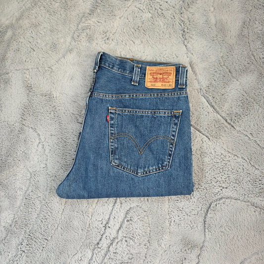 Levi’s 505 men’s straight leg jeans blue W40 L30 (actual inseam 26”) shortened