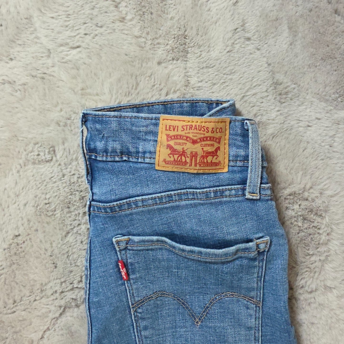 Levi's 711 High Rise Skinny Jeans Medium Wash W26 L30 Women’s Stretch Denim
