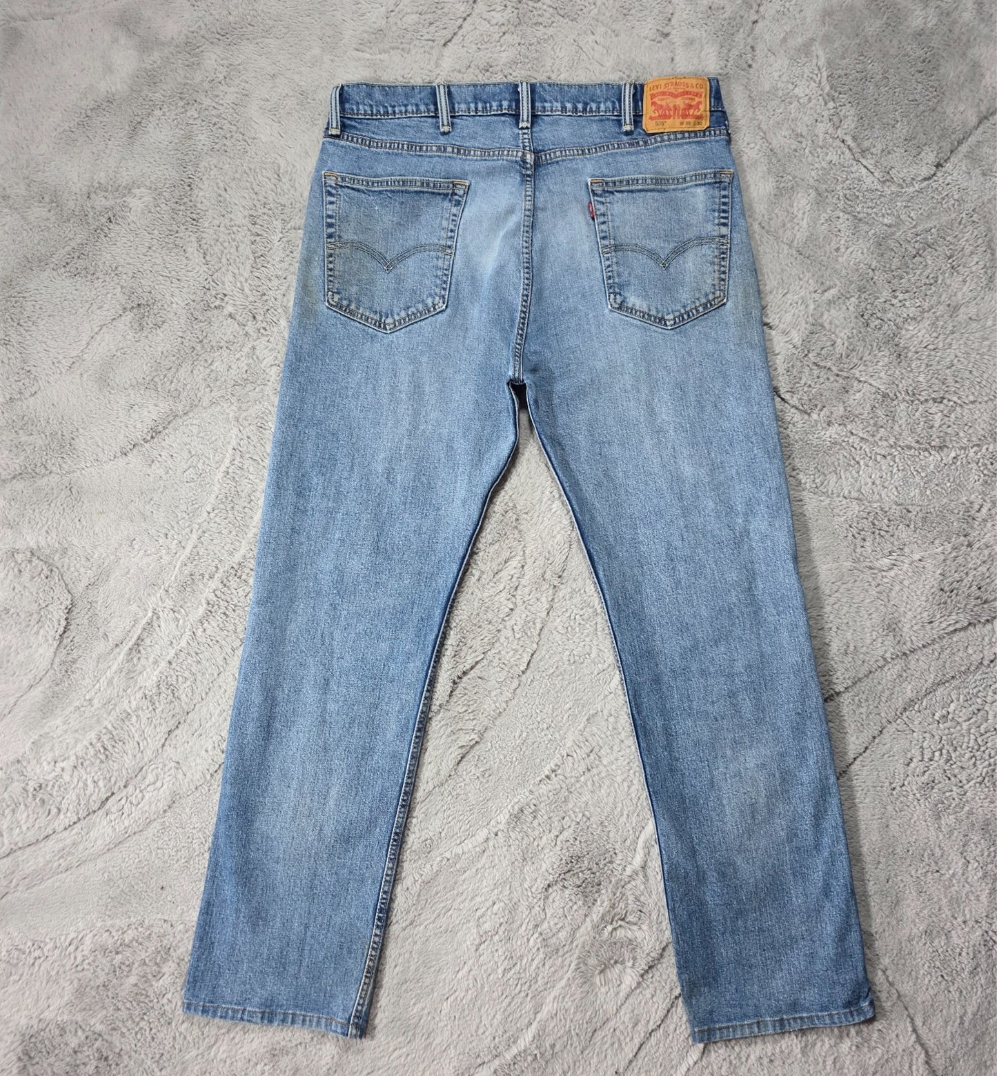 Levi’s 505 Straight Leg Blue Jeans W38 L32 (Measures 37x31) – Classic Light Wash