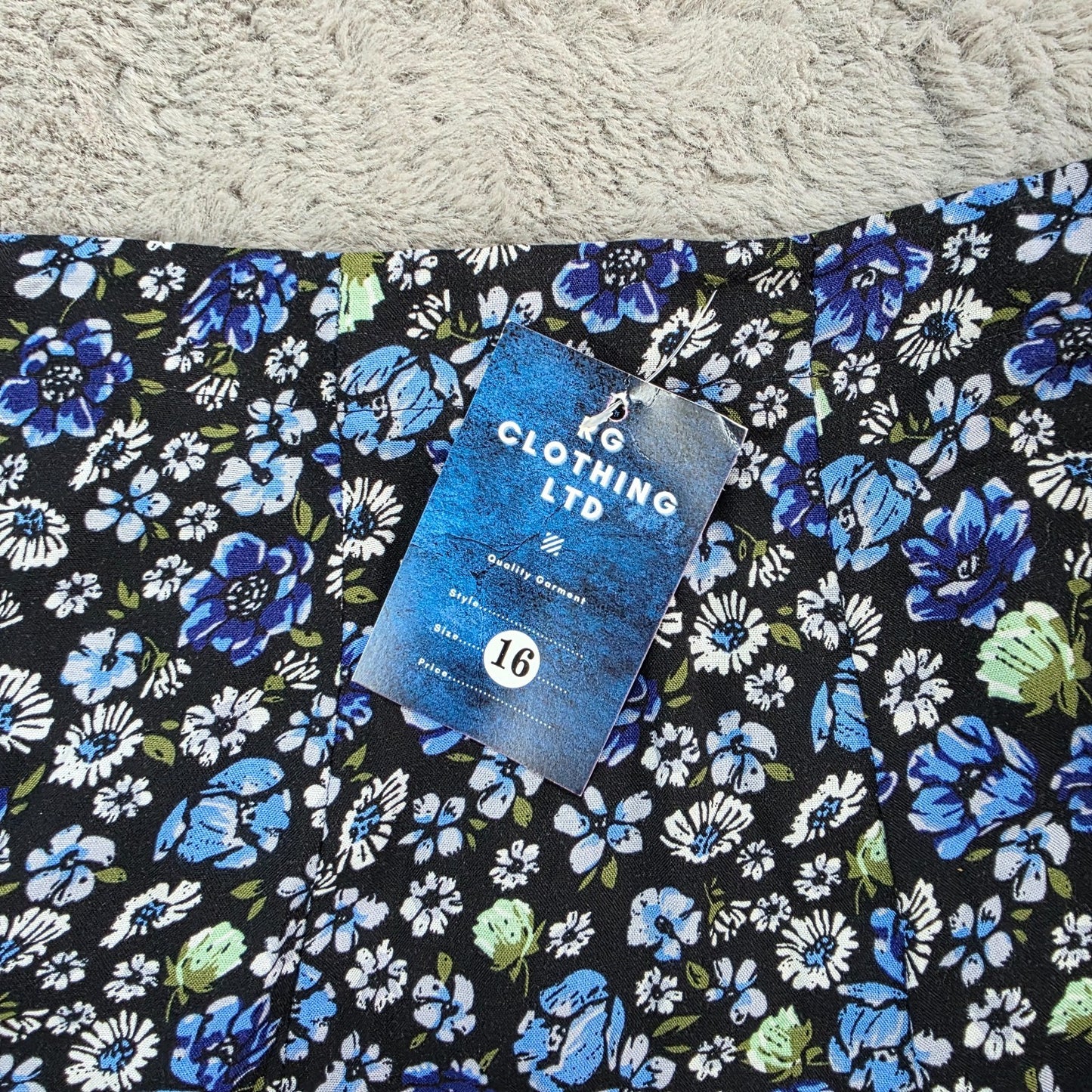 RG Clothing Maxi Skirt Women’s Size 16 Black Blue Floral Polyester NWT