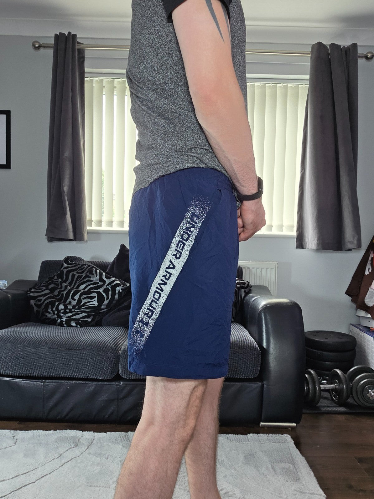 Under Armour Navy Training Shorts Size M W28 8" Inseam Mesh Lined Gym Logo
