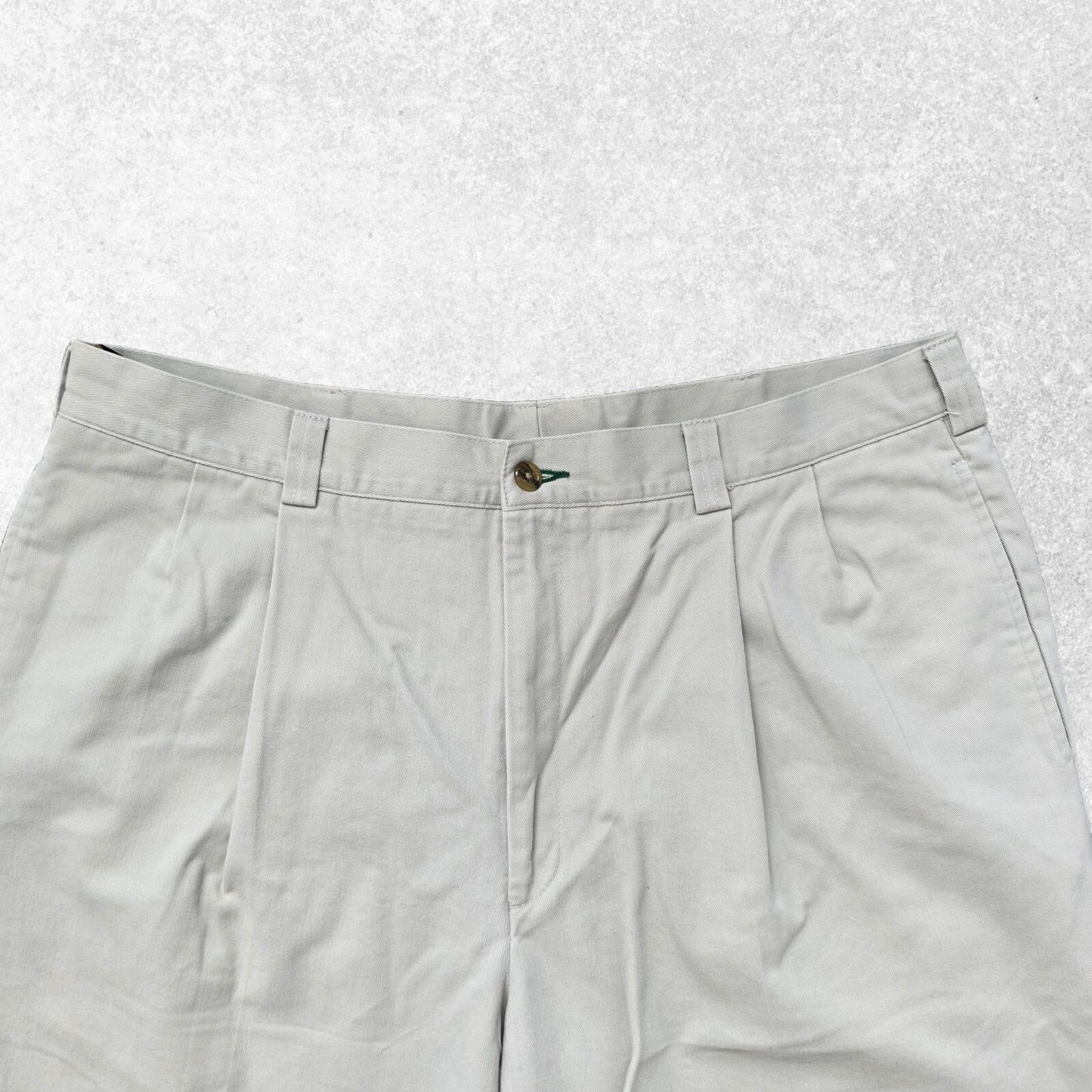 Tommy Hilfiger crest chinos W38 L30 pleated front beige trousers vintage USA VWC