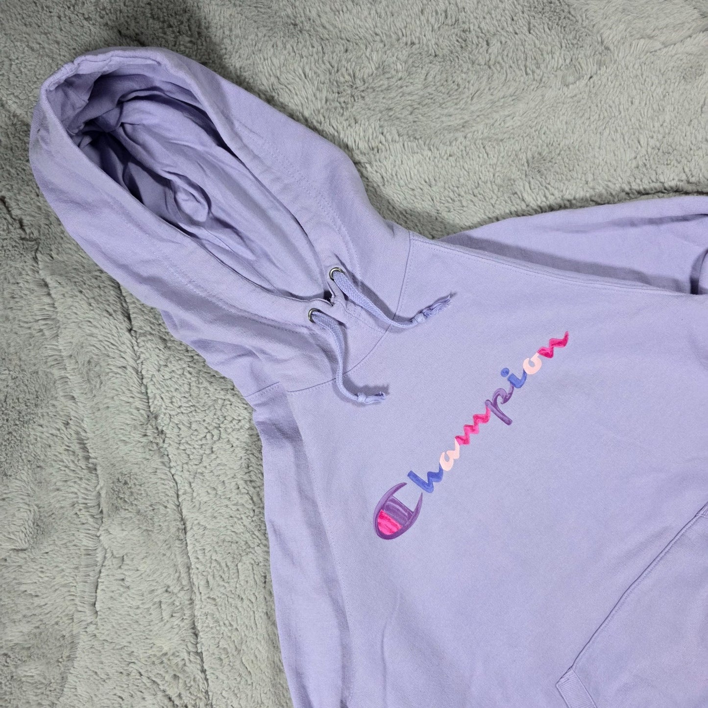 Champion Women’s Purple Hoodie Size M Regular Fit Logo Pullover LB55
