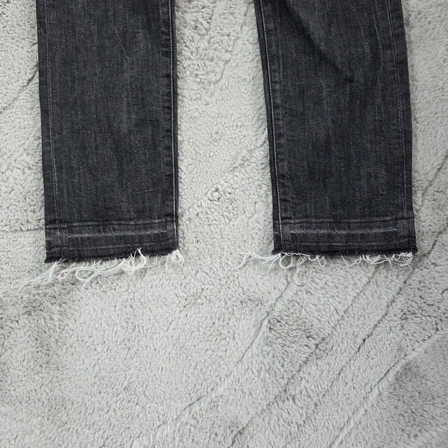 Levi’s Wedgie Straight women’s black jeans W26 L26 high rise straight leg frayed