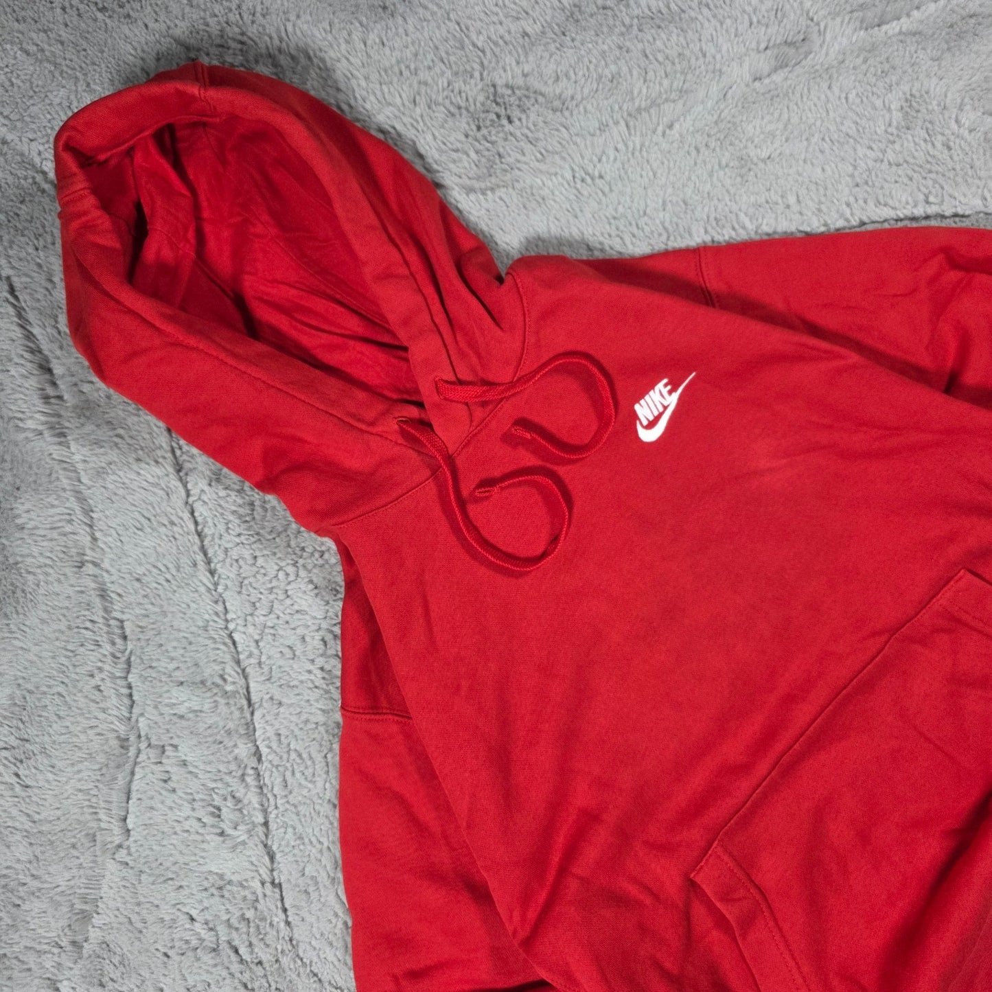 Nike Men’s Red Hoodie Size S Pullover 80% Cotton Embroidered Logo LB70