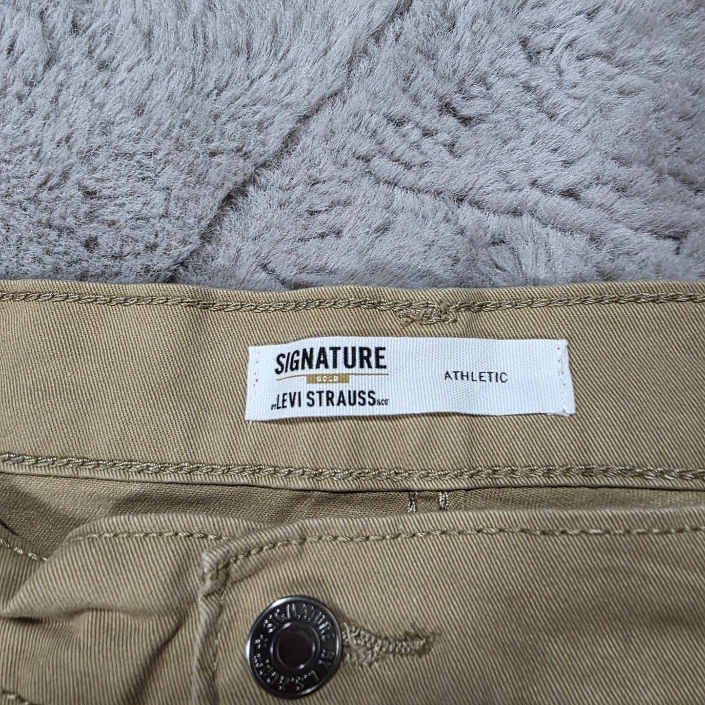 Levi’s Signature Athletic Jeans Men’s Khaki Lighter Cotton Fabric Zip Pocket W38