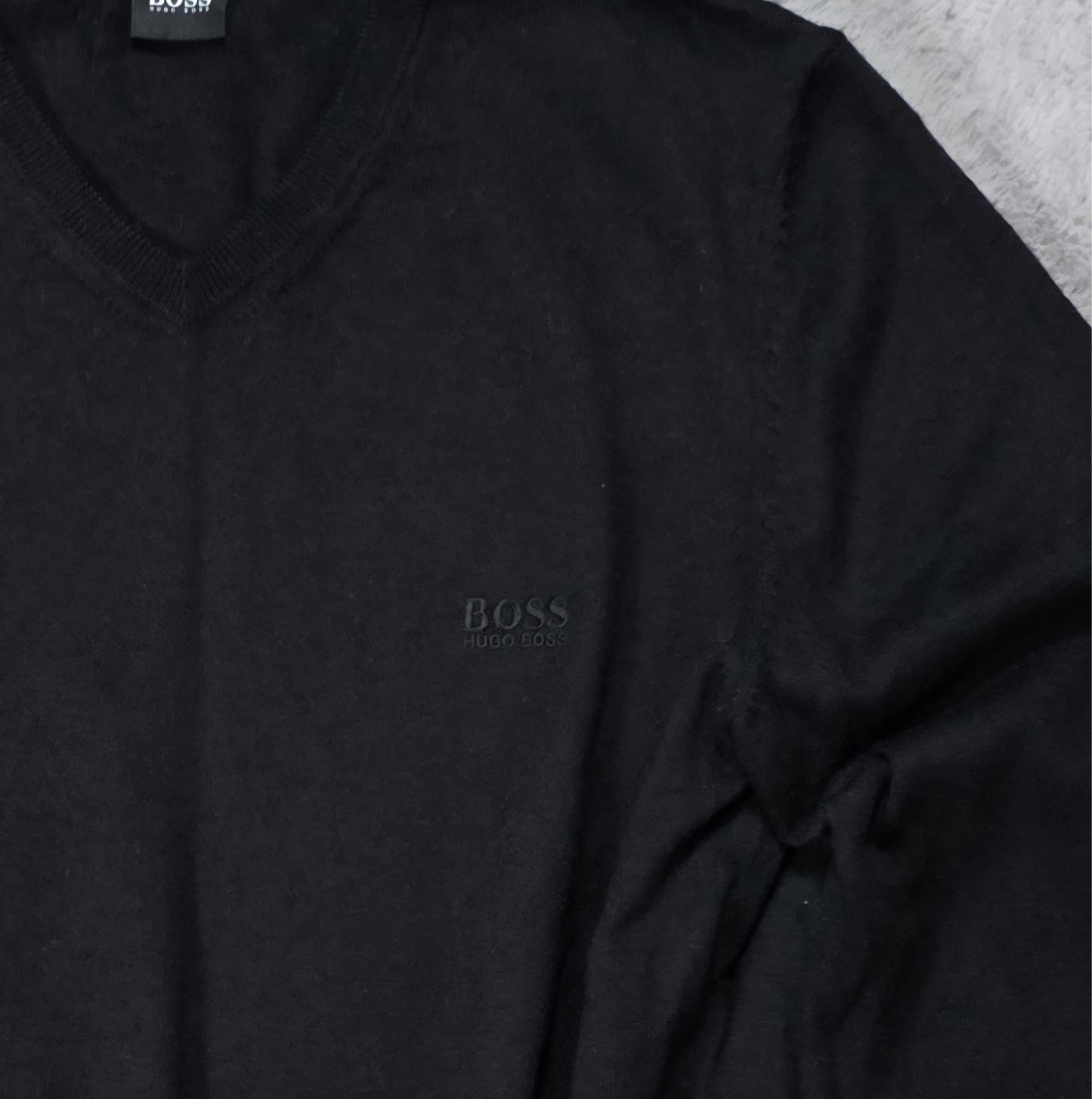 Hugo Boss Black V-Neck Jumper Finest Italian Yarn Size L (Fits Small)