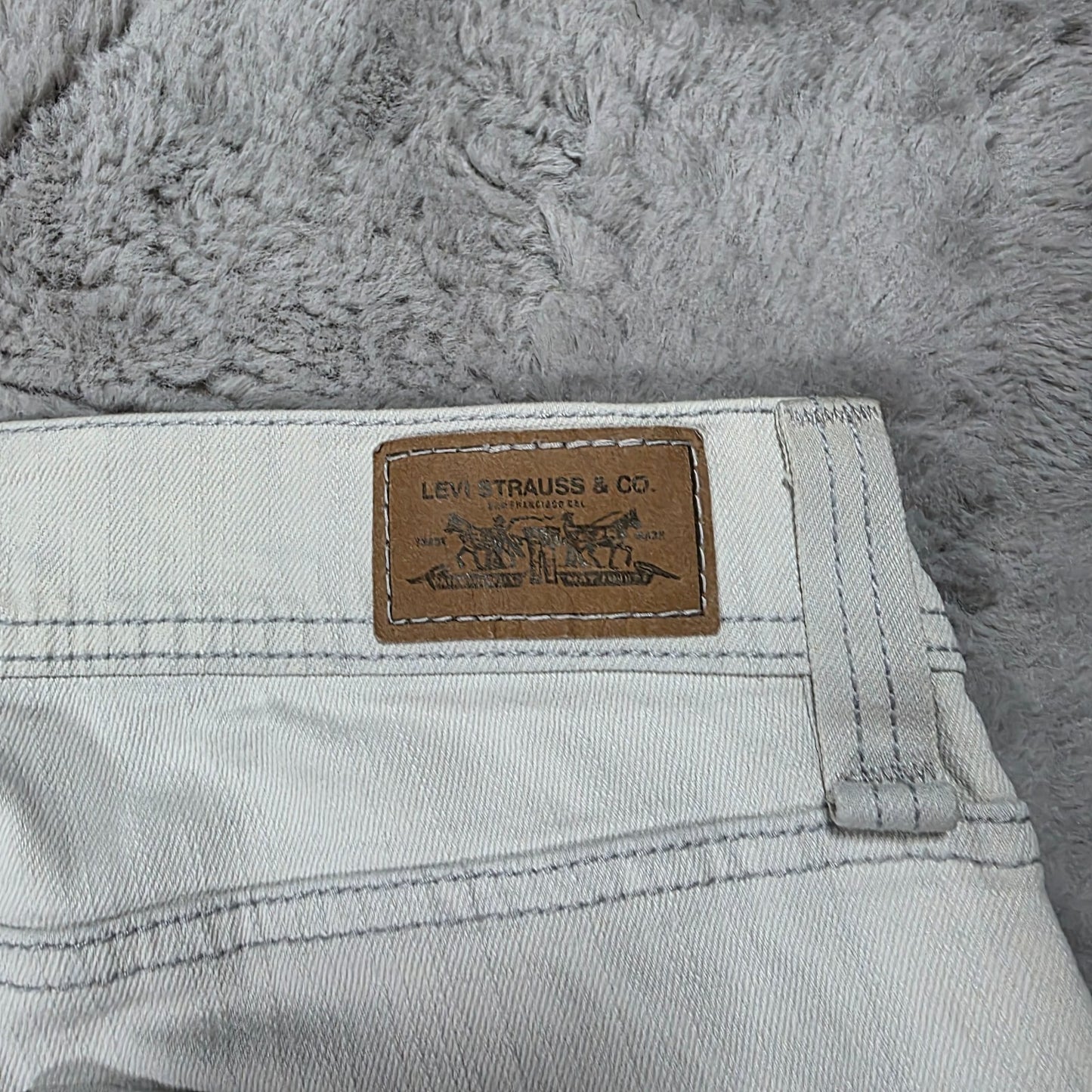 Levi’s Women’s Bootcut Jeans White Denim Size 7M W33 L33