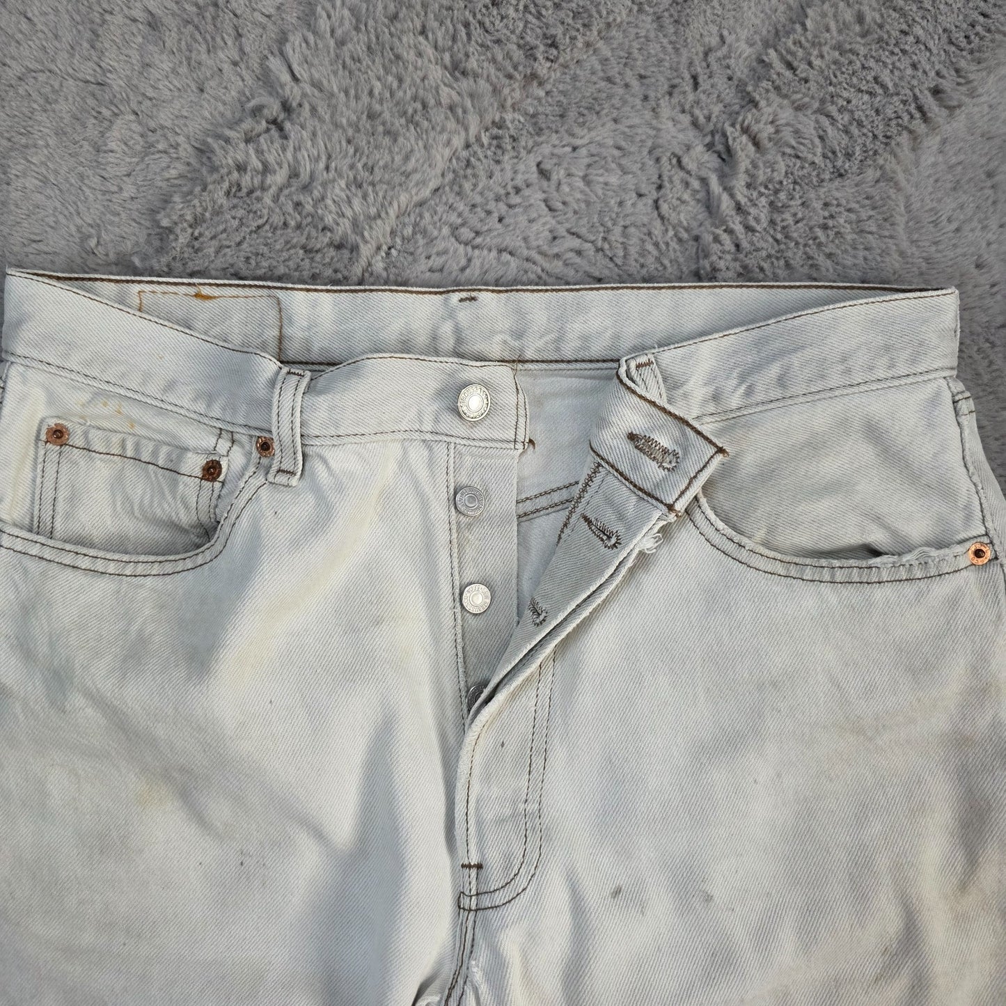 Levi’s 501 Jeans White Made in USA Vintage W34 L32 Distressed Stained Denim