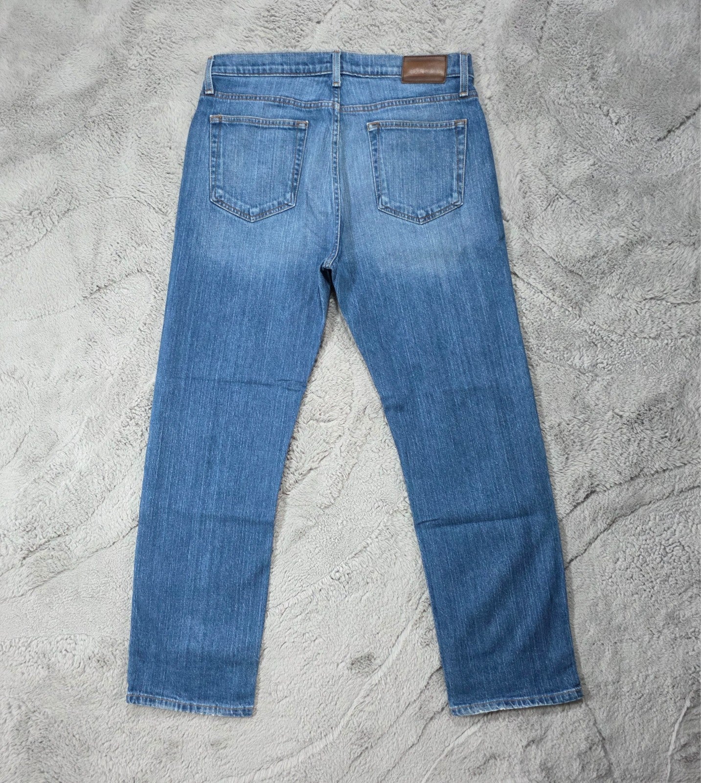 Tommy Hilfiger Straight Leg Blue Denim Jeans W33 L30 Slight Wear to Hems