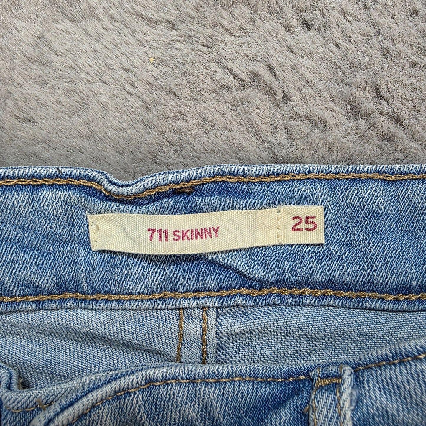 Levi's 711 Skinny Light Wash Jeans Women’s W25 L28 Mid Rise Stretch Denim
