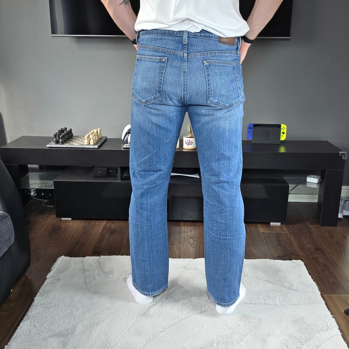 Tommy Hilfiger Straight Leg Blue Denim Jeans W33 L30 Slight Wear to Hems