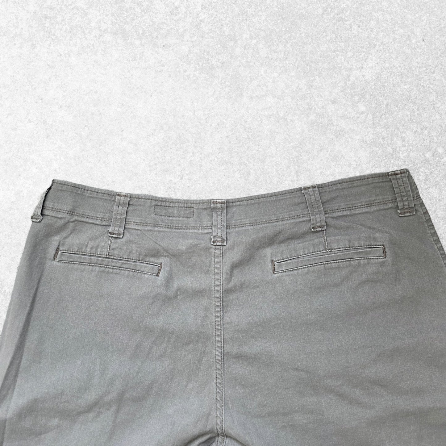 Wrangler Relaxed Fit Cargo Shorts Grey W40 100% Cotton Blend Utility Pockets
