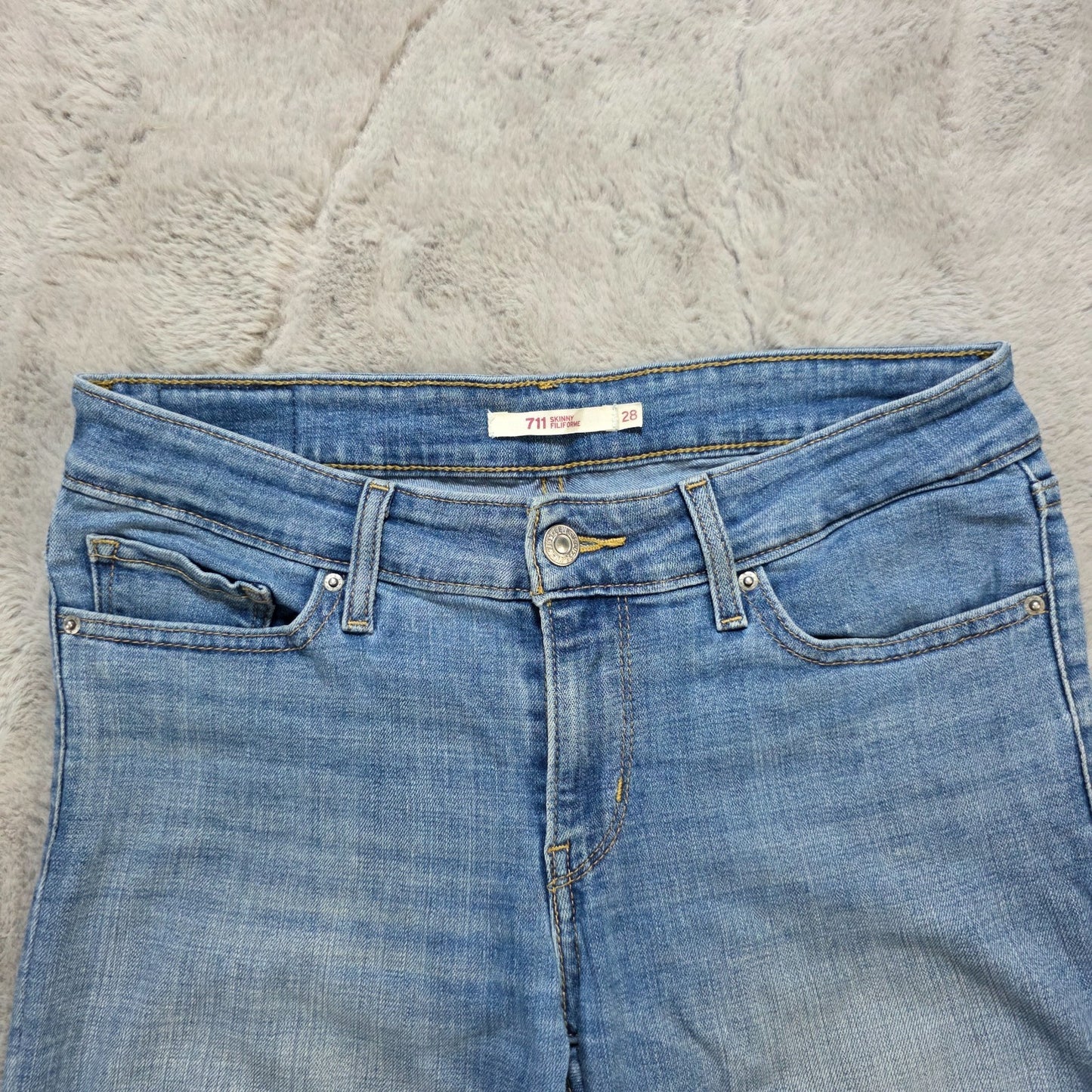 Levi’s 711 Skinny Jeans W28 L32 Light Wash Women’s Mid Rise Stretch Denim