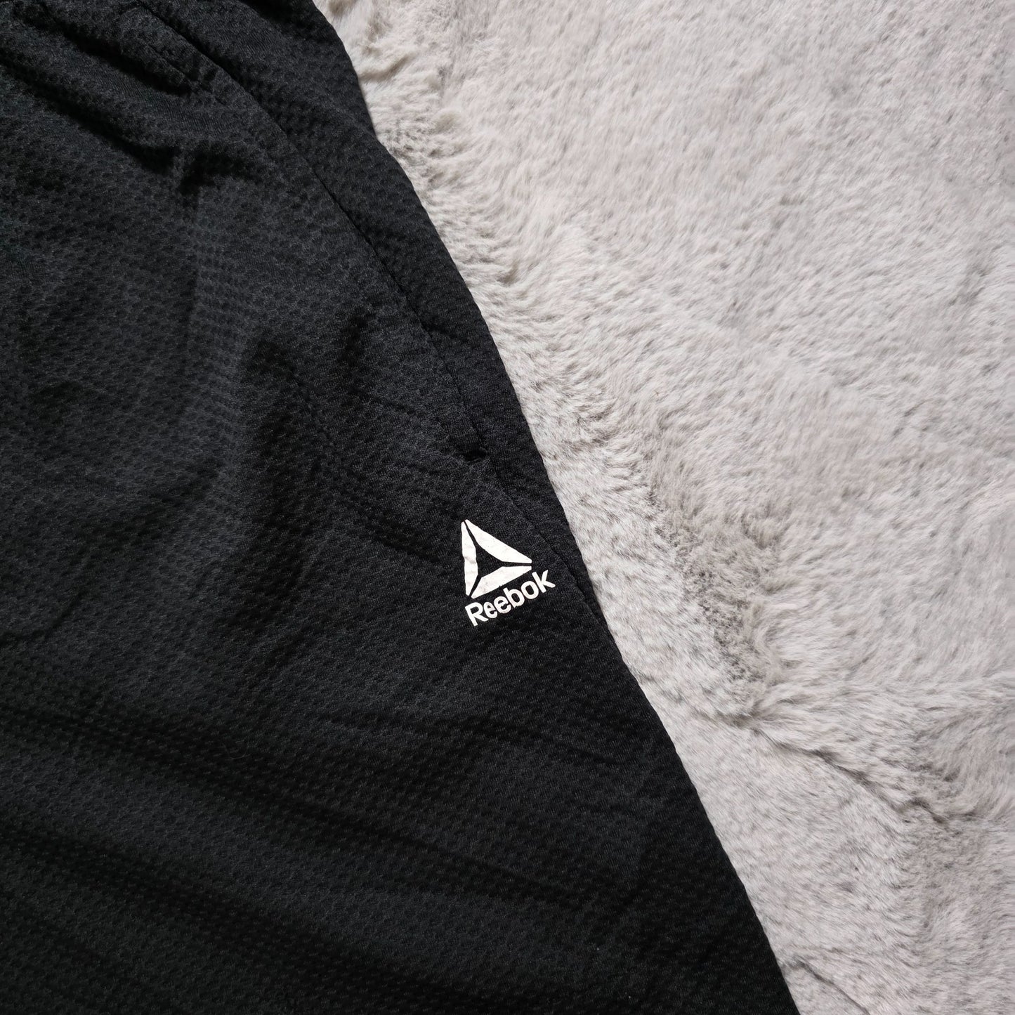 Reebok Men’s Mesh Sports Shorts Black Size M W29 10” Inseam