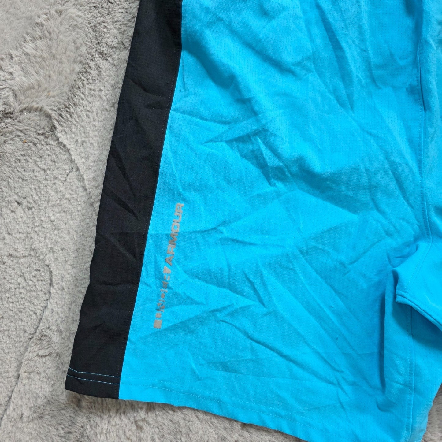 Under Armour HeatGear Blue Sports Shorts Size L W30 | Fitted Lined Gym Shorts