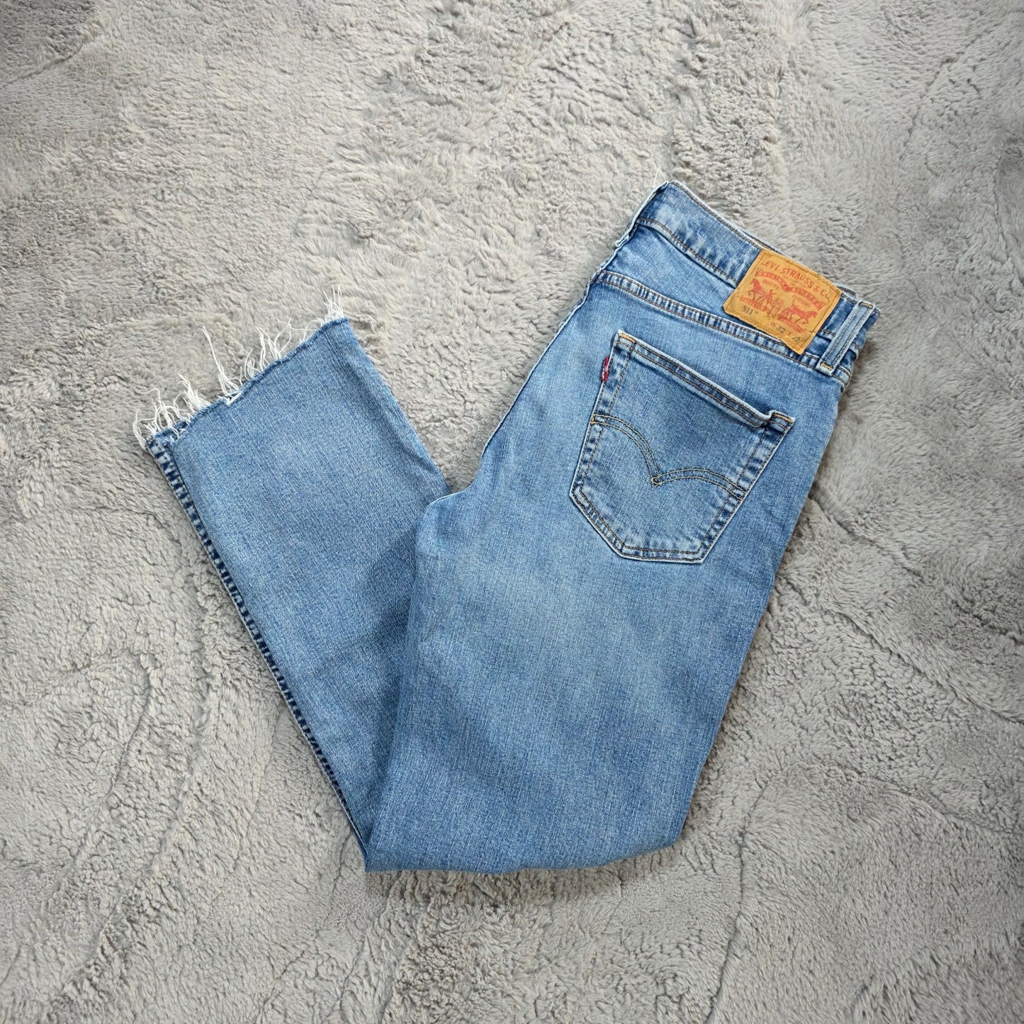 Levi’s 511 Slim Fit Jeans W32 L29 Light Blue Raw Hem Cropped Distressed