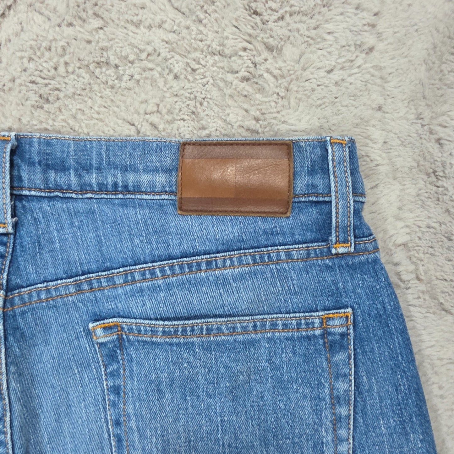 Tommy Hilfiger Straight Leg Blue Denim Jeans W33 L30 Slight Wear to Hems