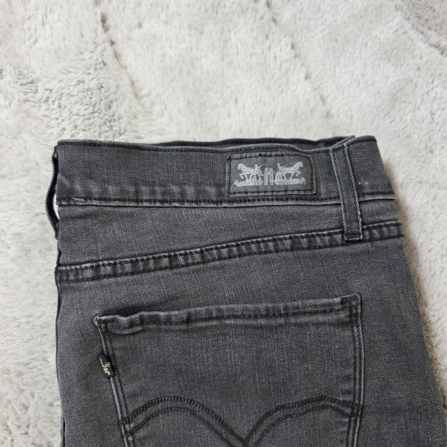 Levi's 524 Women's Skinny Jeans W33 L26 Grey Distressed Stretch Turned Up Hem