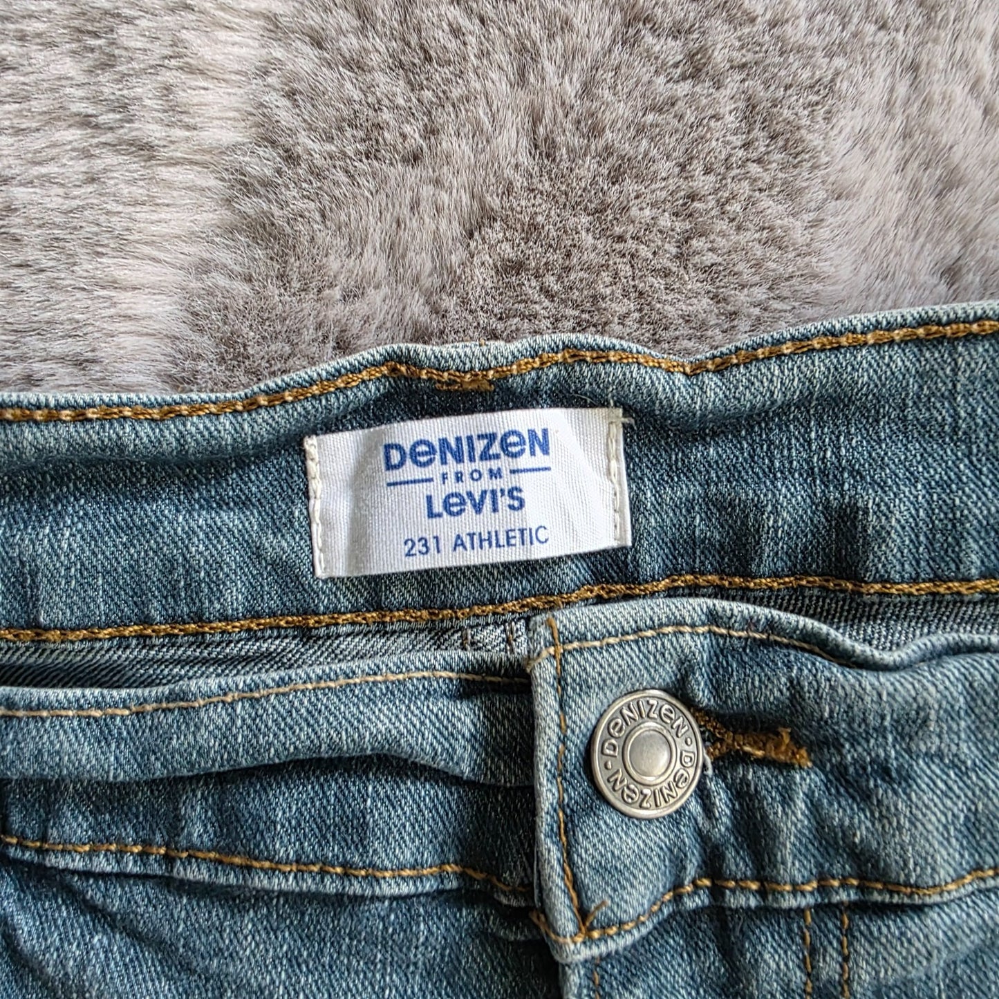 Denizen from Levi’s 231 Athletic Jeans W38 L30 Light Wash Straight Fit Faded Den