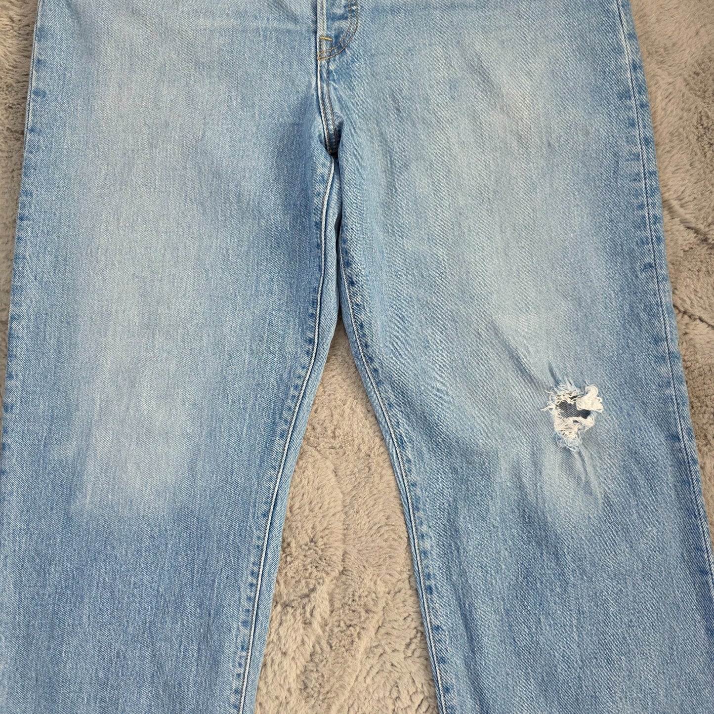 Levi’s Premium Big E Women’s Jeans Light Blue W32 L27 High Rise Distressed Knee