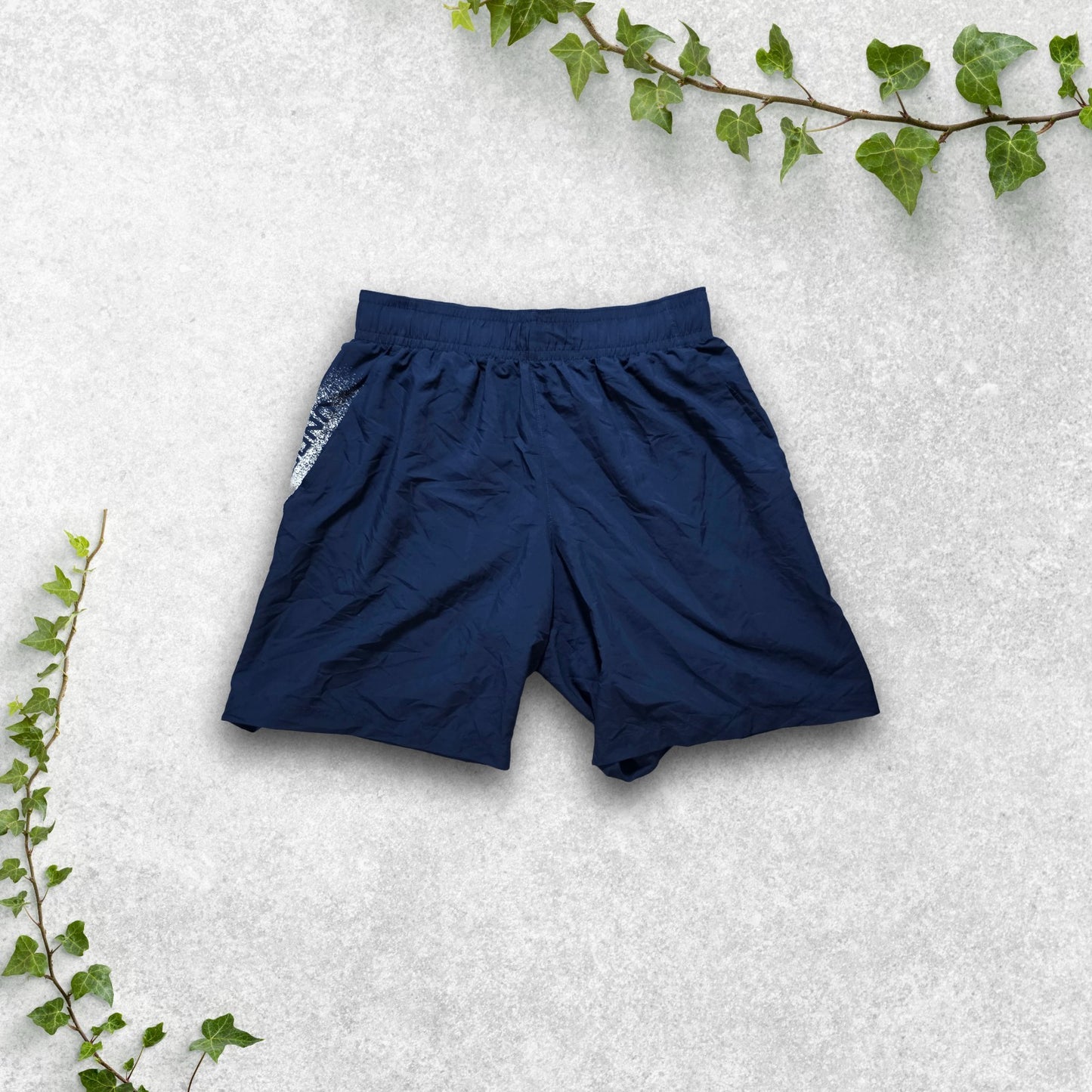 Under Armour Navy Training Shorts Size M W28 8" Inseam Mesh Lined Gym Logo