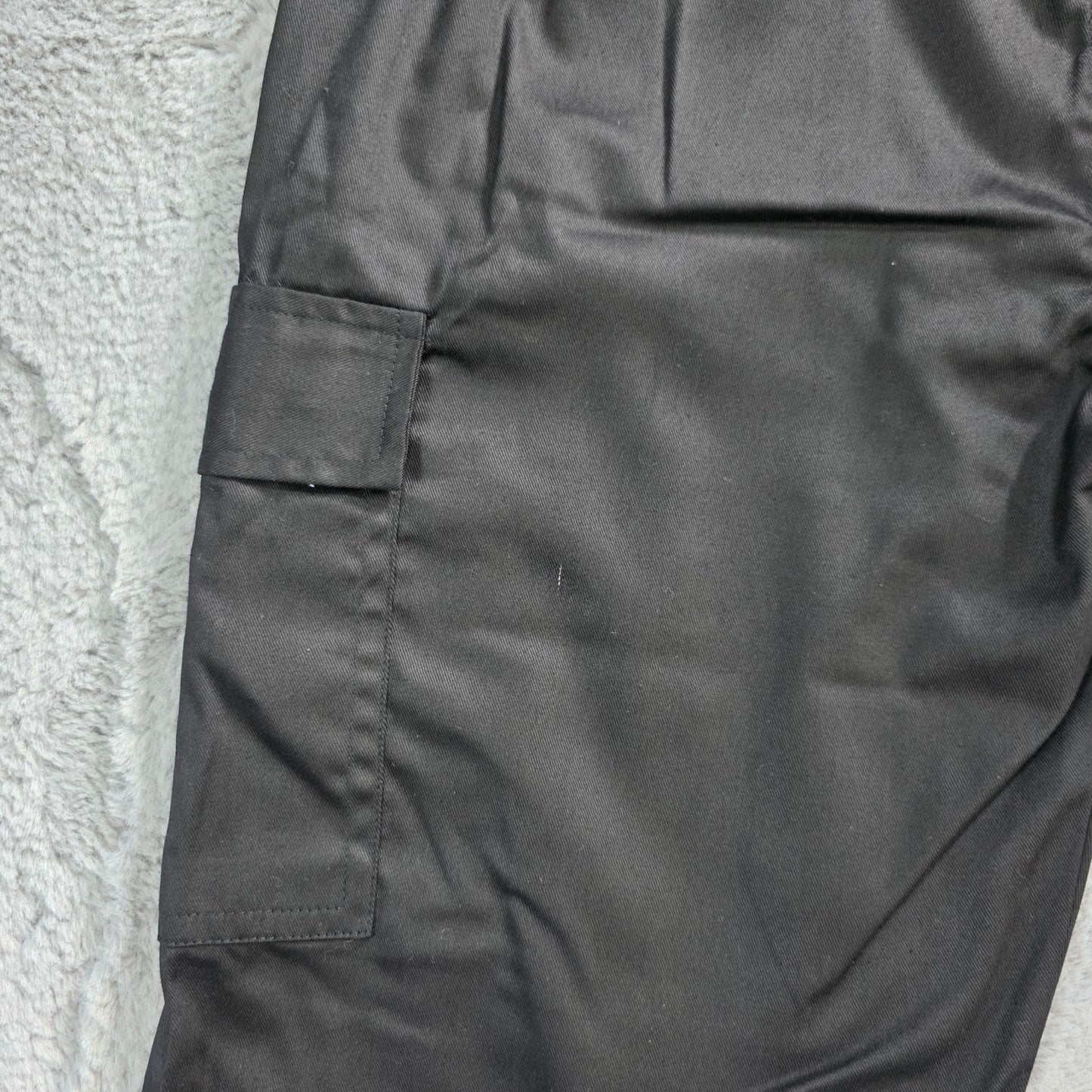 Amir Men’s Black Cargo Shorts Elasticated Waist W32 Long Inseam 14” L26