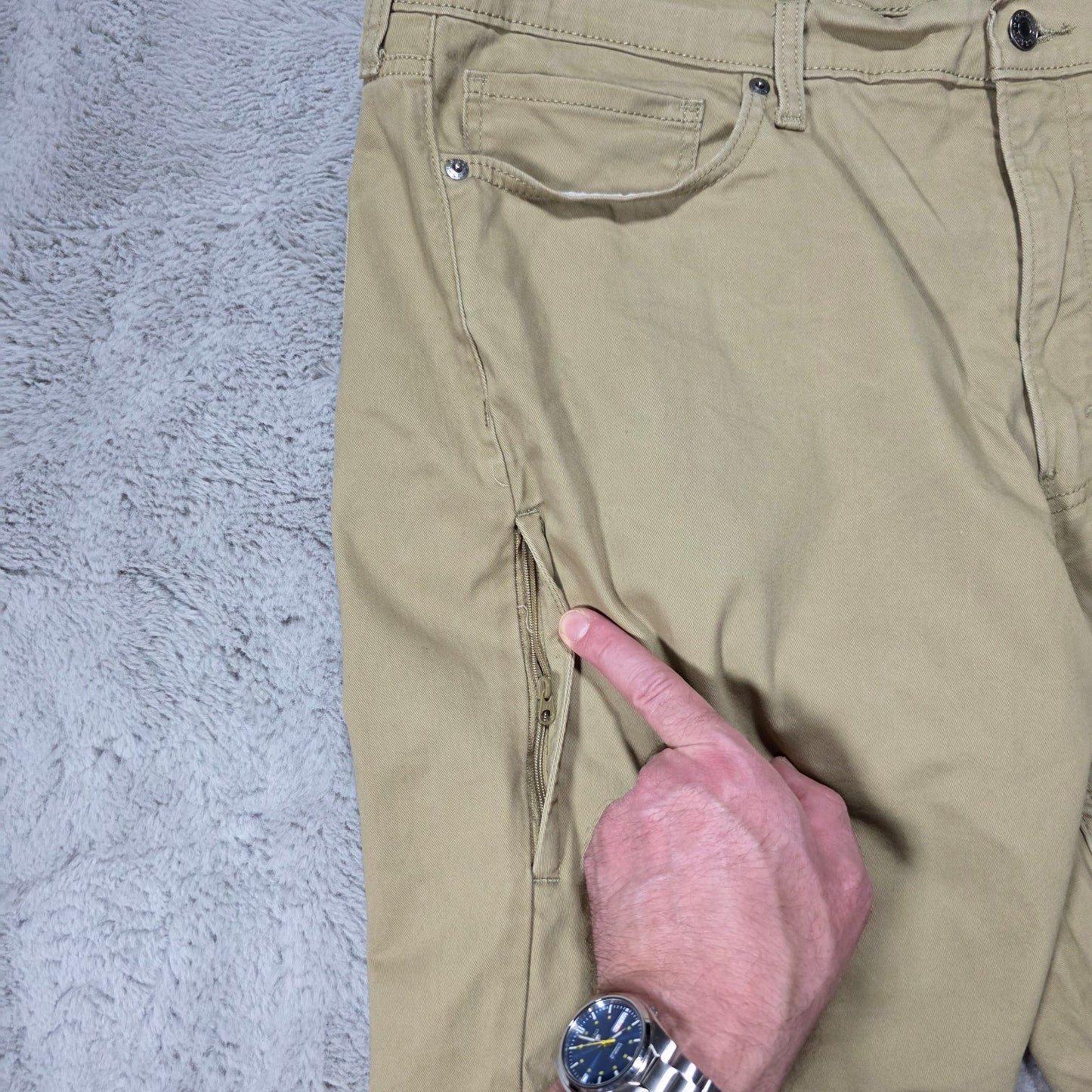 Levi’s Signature Athletic Jeans Men’s Khaki Lighter Cotton Fabric Zip Pocket W38